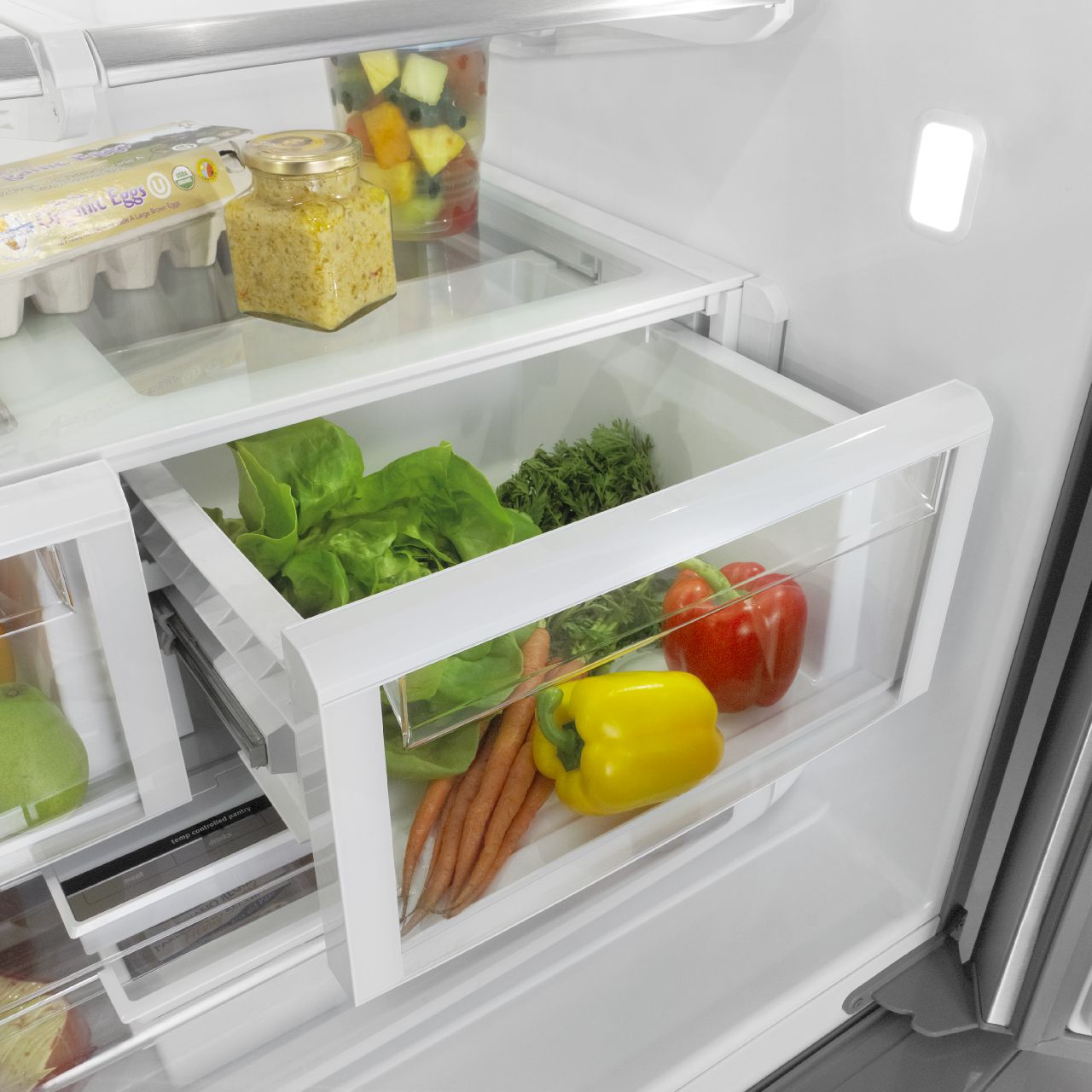 How to Use a Refrigerator Crisper Drawer